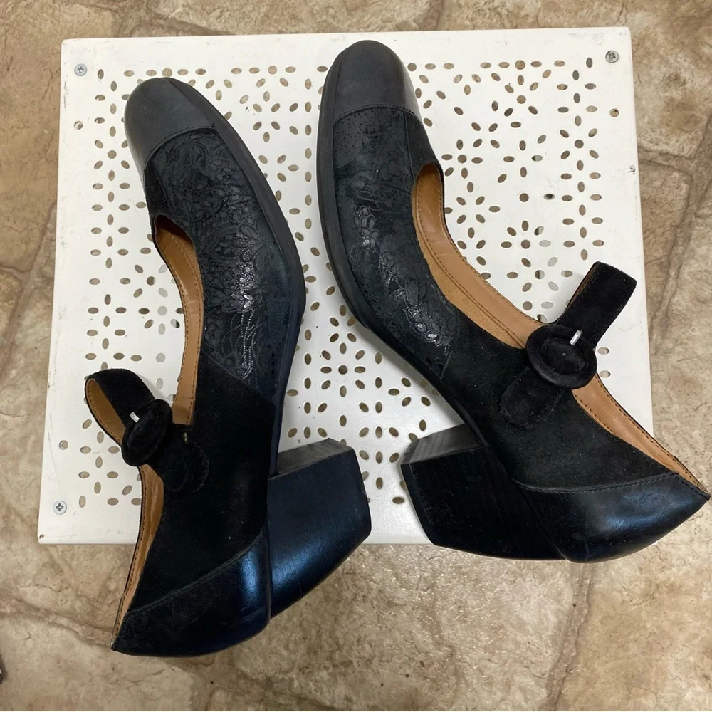 Comfortiva Women’s 9.5 Black Leather Buckle Mary Jane Block Heels Strap - Picture 5 of 6